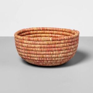 8"‎ x 4.5" Hand Woven Raffia Catch-All Basket Pink